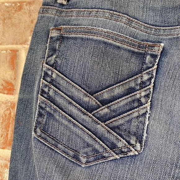 Joe’s Distressed Criss Cross Pockets Flare Jeans - Picture 9 of 11